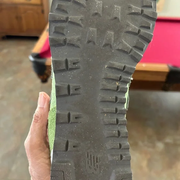 New Balance 574 Athletic Shoes Green - Picture 5 of 10